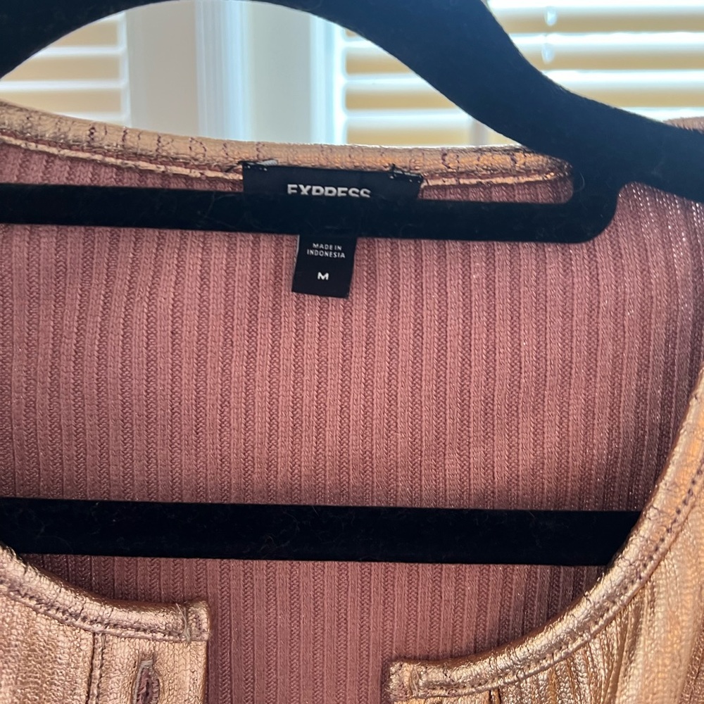 Express Gold Henley - Picture 3 of 4